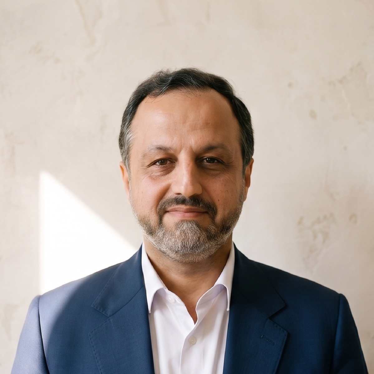 تصویر سید احسان خاندوزی